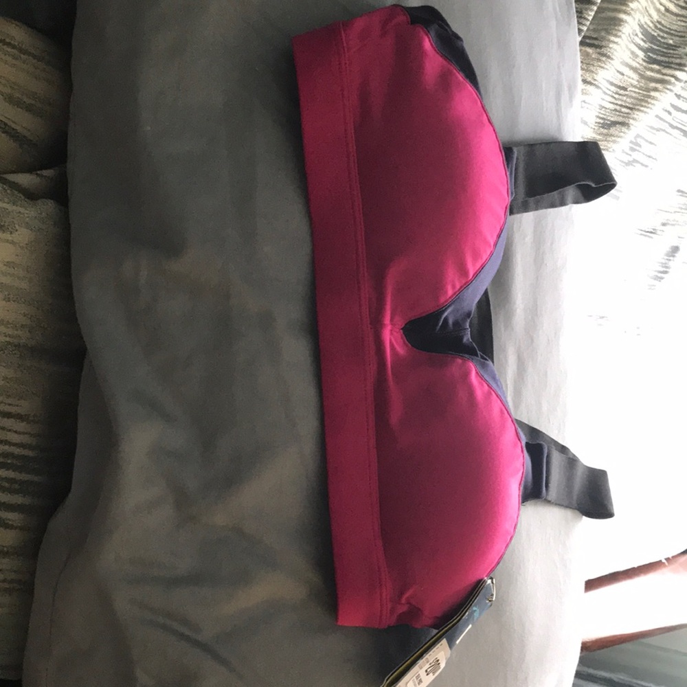 Sports bra